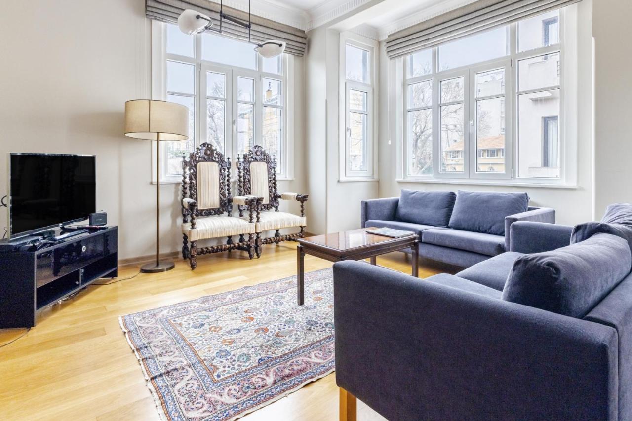 Flat With Balcony And Bosphorus View In Beyoglu