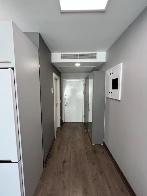 Luxe Residance In International Financial Center, Close To Watergarden Mall