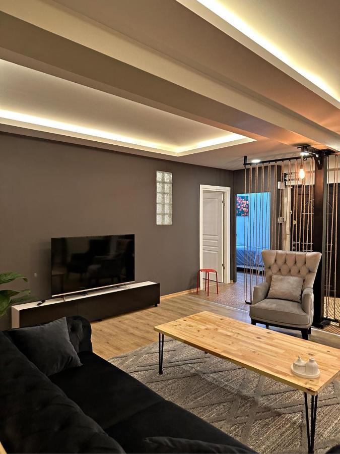Apartment Cihangir Saracoglu *