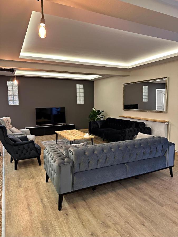 Cihangir Saracoglu Apartment