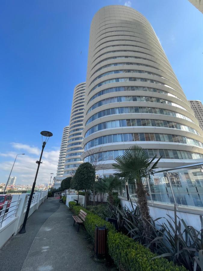 Luxury With Pool In The Center Of Apartment Istanbul