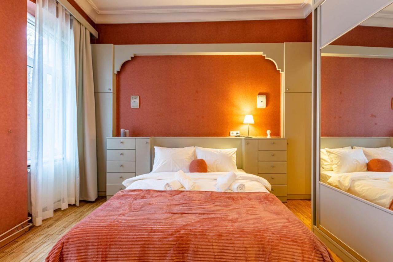 Enchanting Flat In Beyoglu With Bosphorus View Apartment