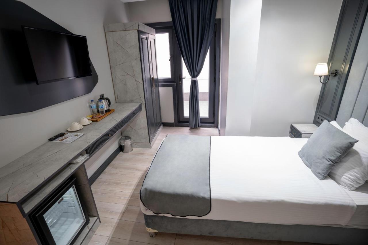 Express Hotel *