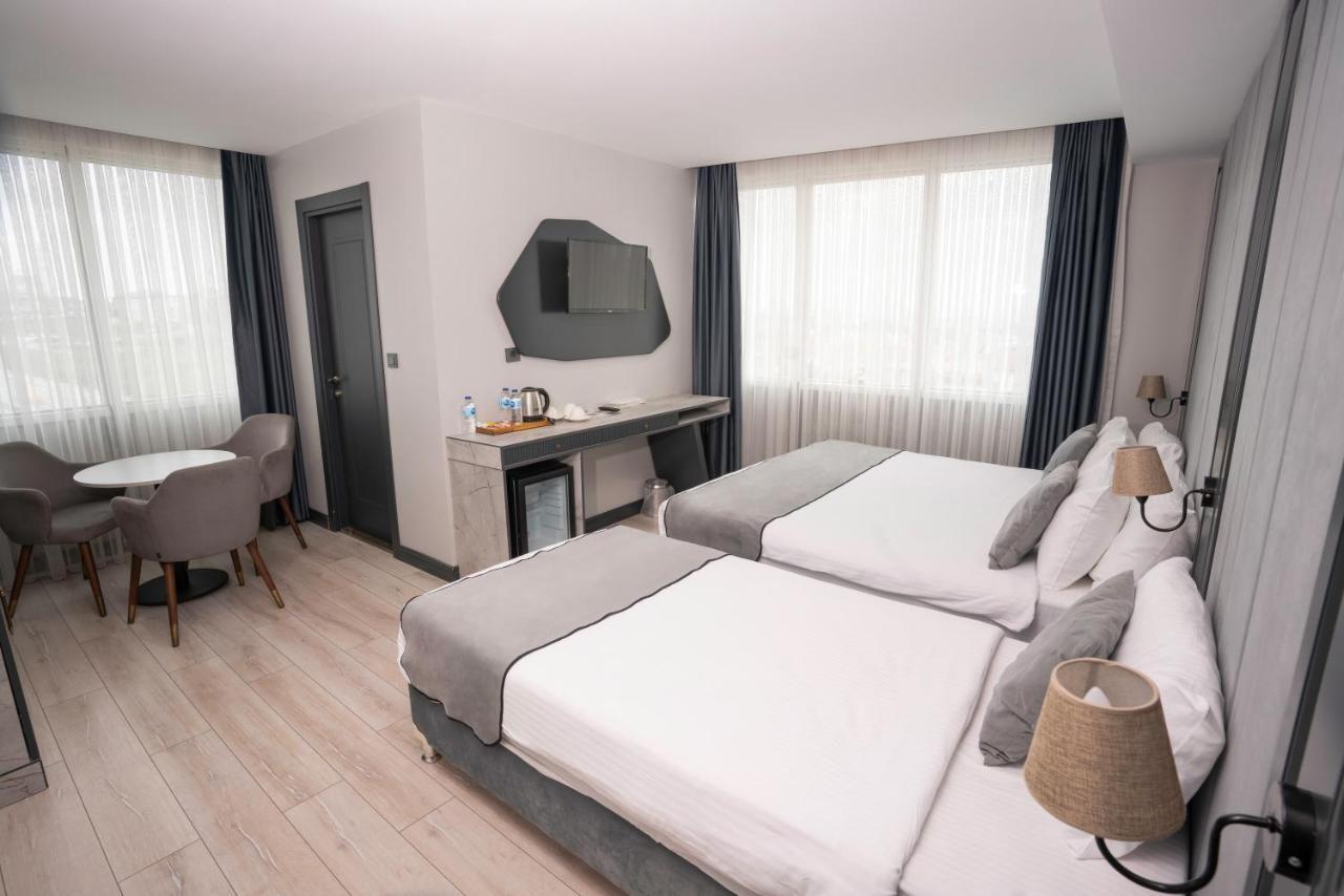Express Hotel *