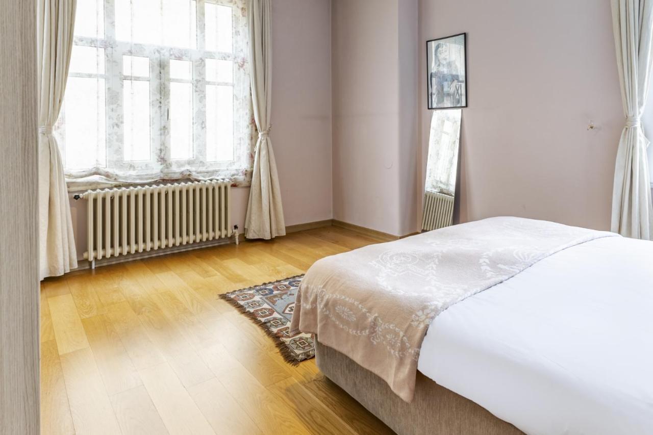 Flat With Balcony And Bosphorus View In Beyoglu Apartment Istanbul