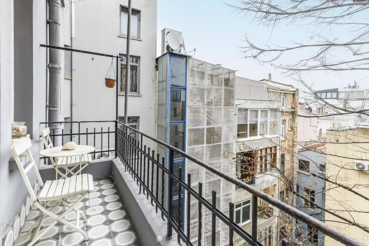 Apartment Flat With Balcony And Bosphorus View In Beyoglu Istanbul