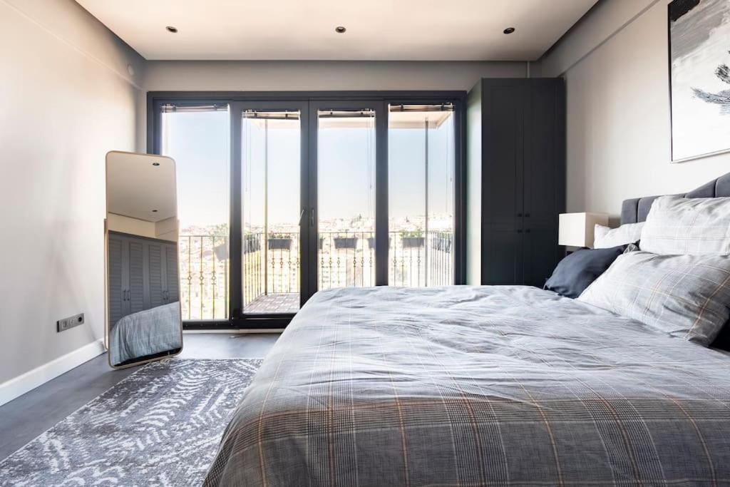 Apartment Svm With A Sea View In Nisantasi Istanbul