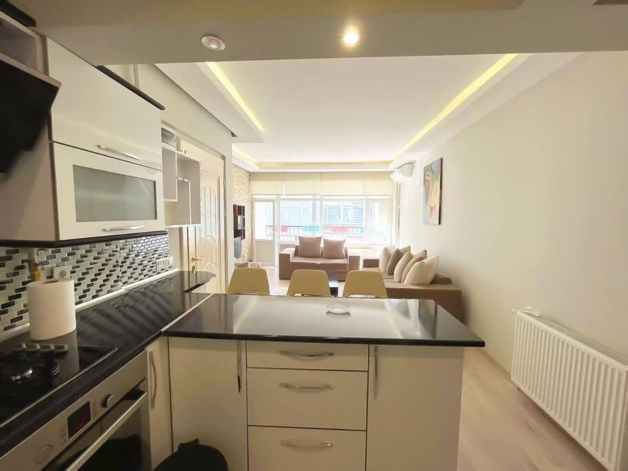 House In The Center Of Kadikoy Apartamento