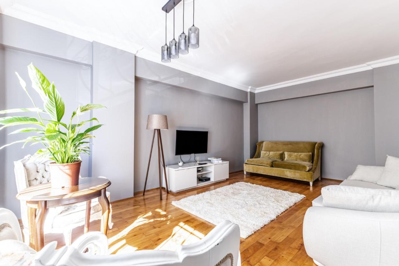 Fully Furnished Magnificent Flat In Uskudar *