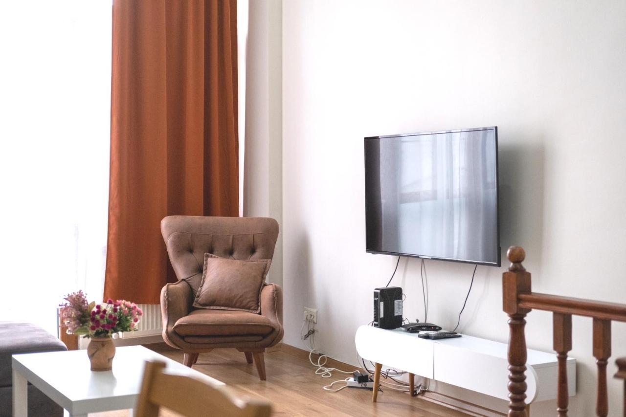 Garden Duplex With Netflix Close To Taksim,bomonti