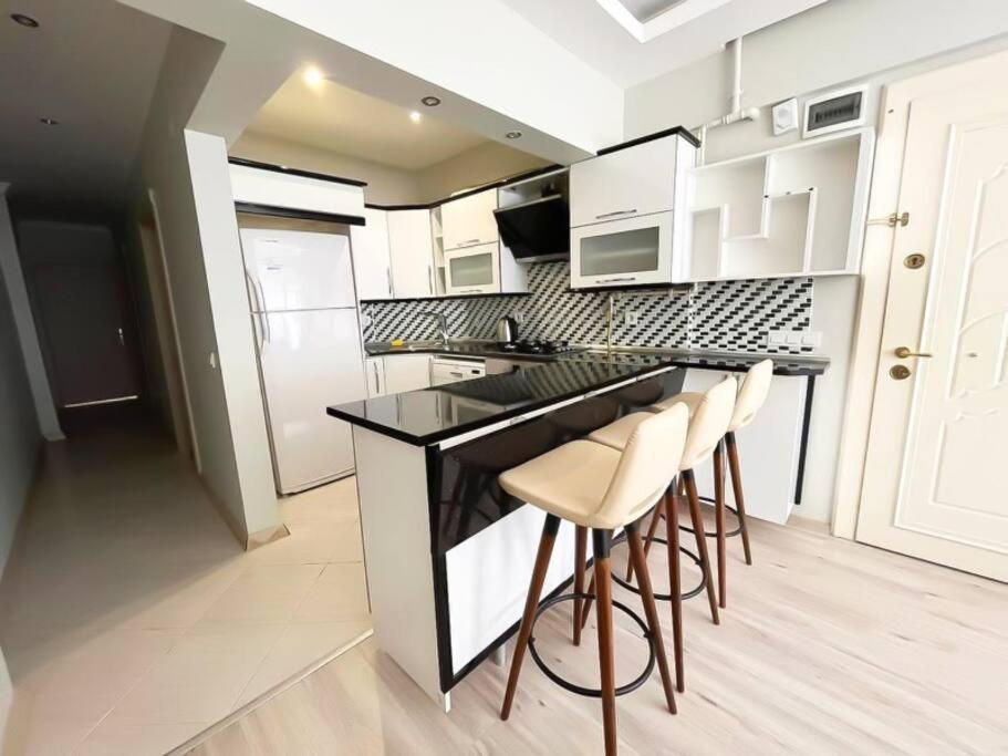 House In The Center Of Kadikoy