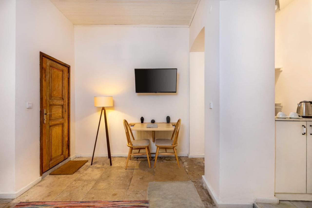 Apartment 9 Pera