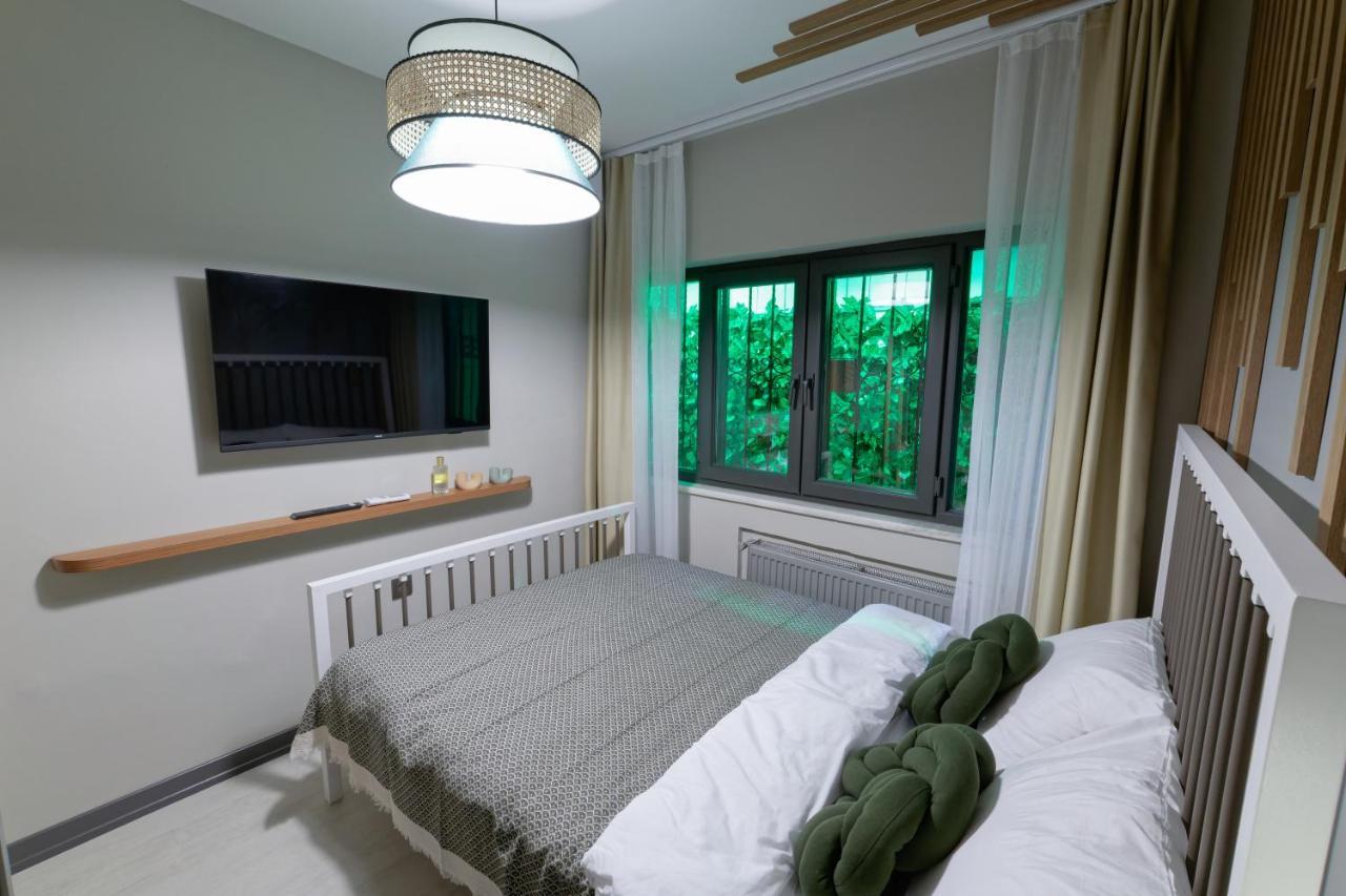 Apartment Artful W/projector In Beyoglu, Cihangir Istanbul
