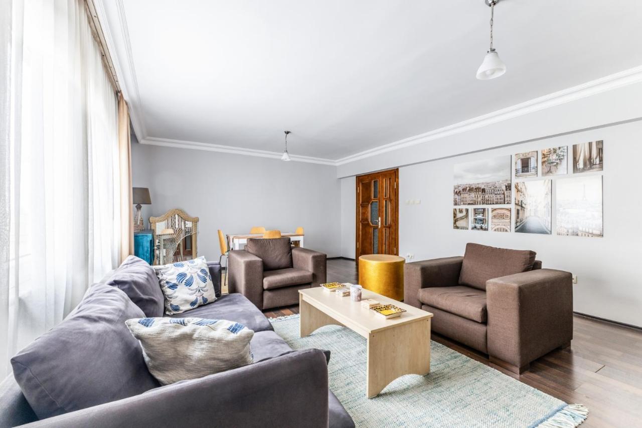 Chic Luminous Flat In Uskudar *