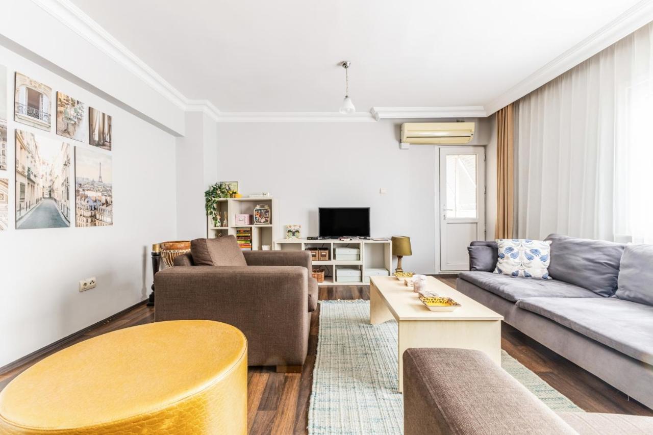 Chic Luminous Flat In Uskudar Istanbul