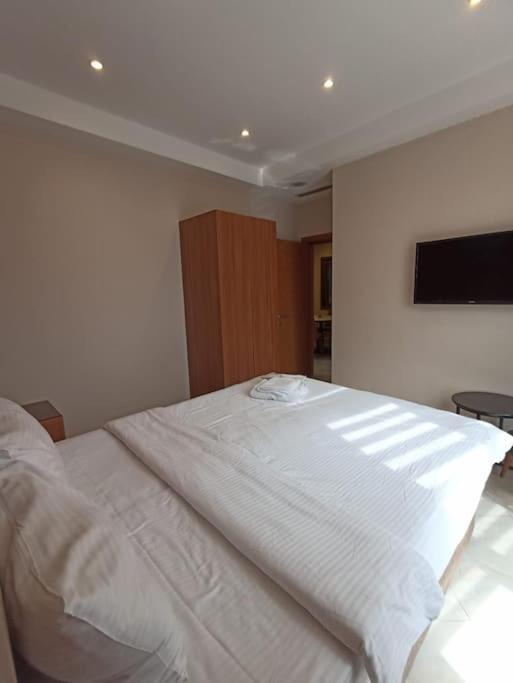 Elmas Apartment
