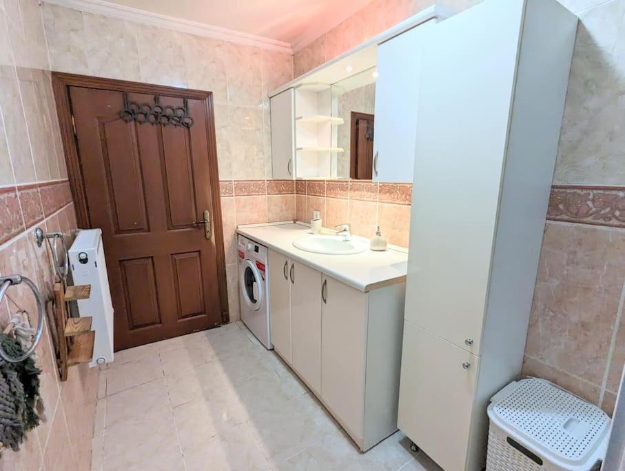 Superb & Elegant 3-bedroom Apt, Osmanbey Apartment