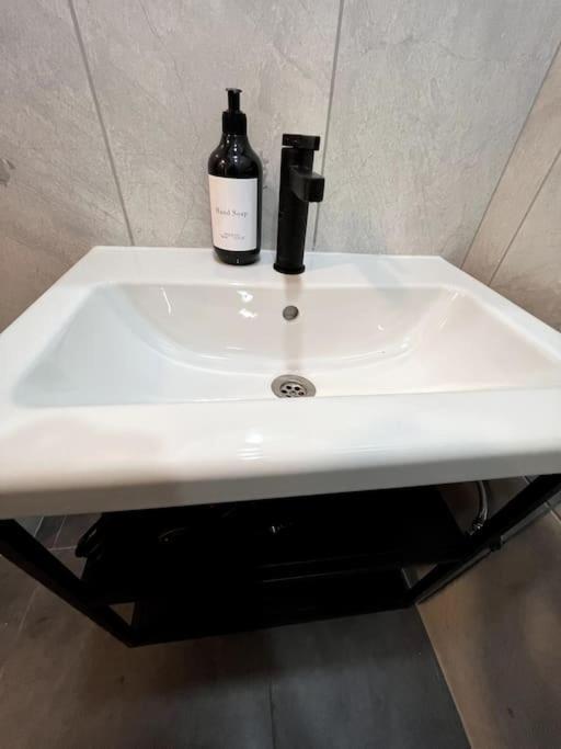 Apartment Cozy 2br Renovated 1 Min To Metro Istanbul