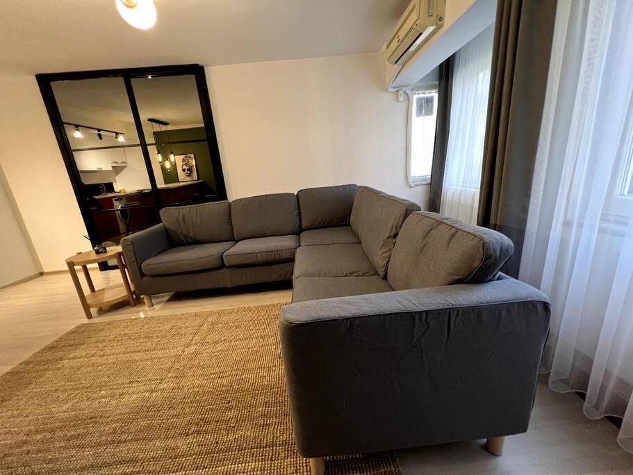 Cozy 2br Renovated 1 Min To Metro Istanbul