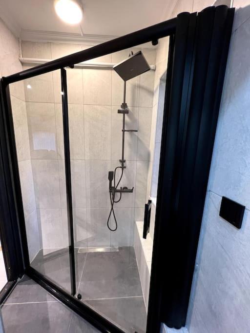 Apartment Cozy 2br Renovated 1 Min To Metro Istanbul