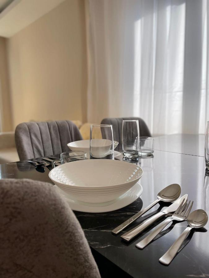 Apartment Trump Tower - Cevahir Shopping Center - Sisli Metro Iki Yatak Odali Klimali Tuem Daire