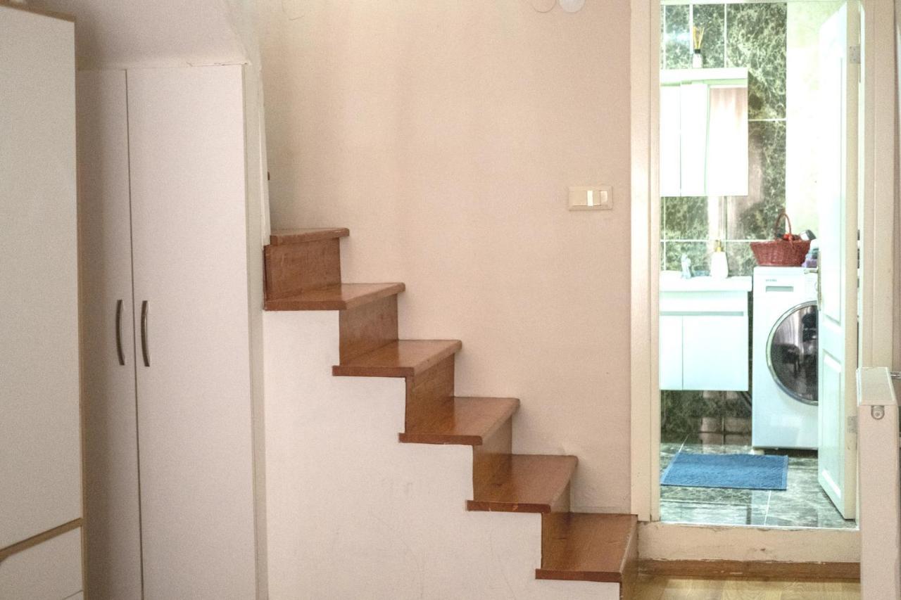 Garden Duplex With Netflix Close To Taksim,bomonti Istanbul