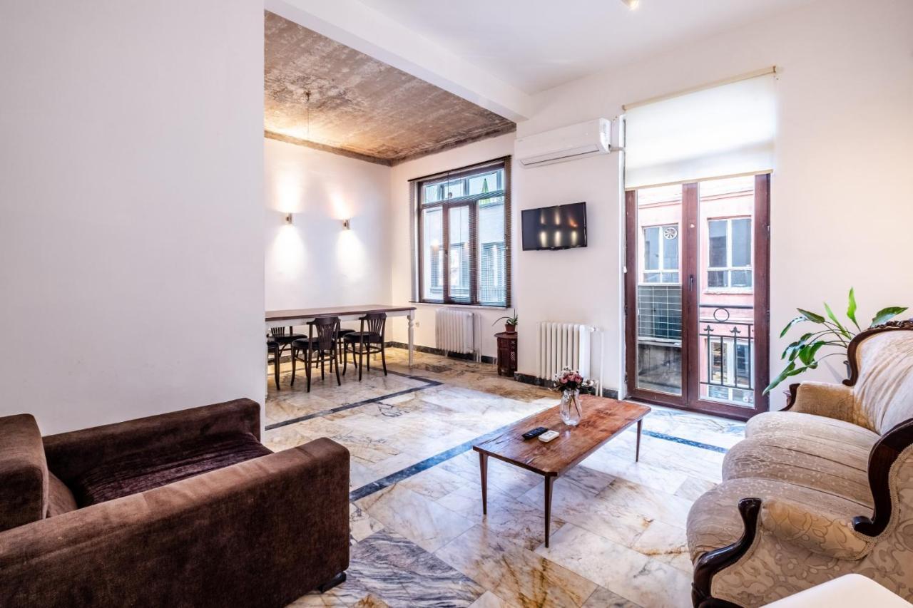 Comfortable Flat With Great Location In Beyoglu Apartment *