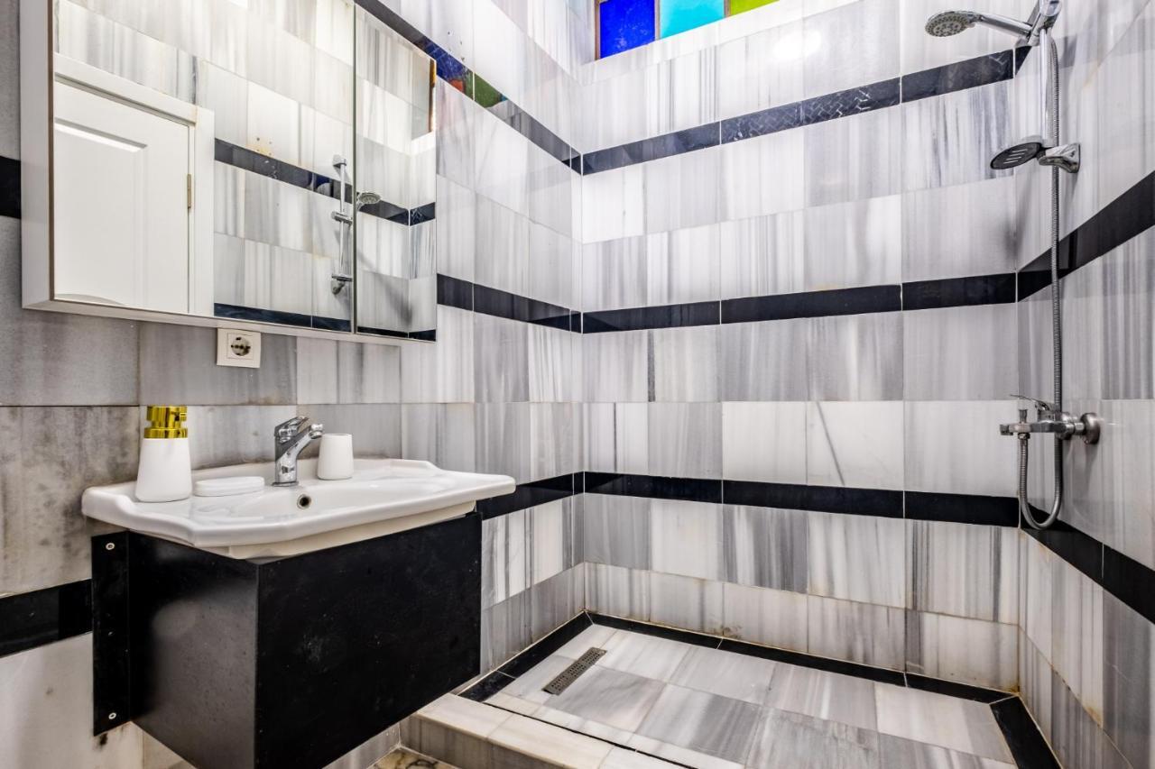 Apartment Comfortable Flat With Great Location In Beyoglu