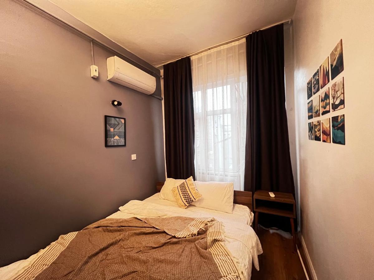 Apartment Spacious Family Flat , 3br, 2ba *