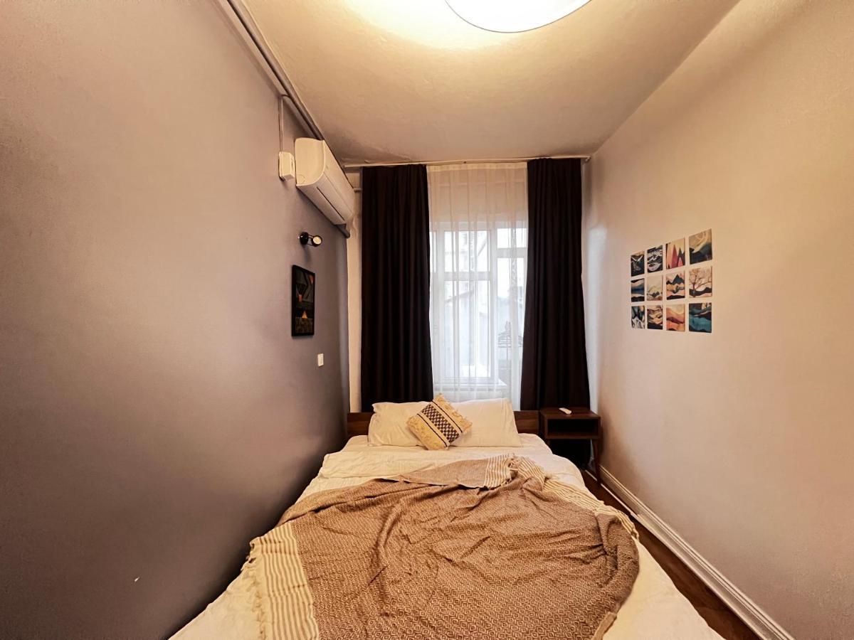 Spacious Family Flat , 3br, 2ba *