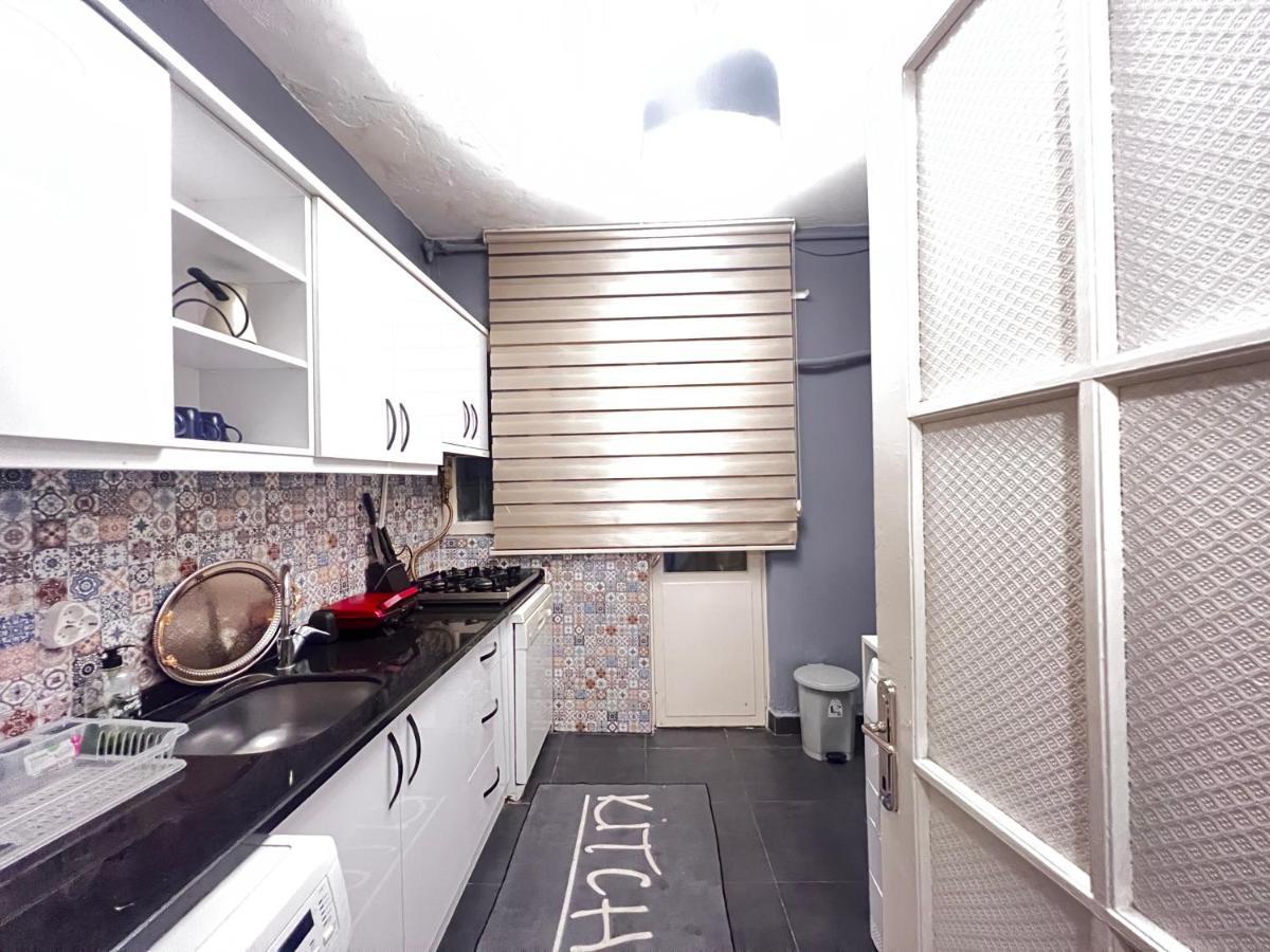 Spacious Family Flat , 3br, 2ba *