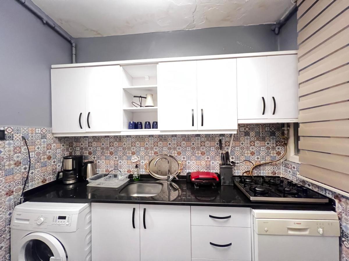 Spacious Family Flat , 3br, 2ba Apartment
