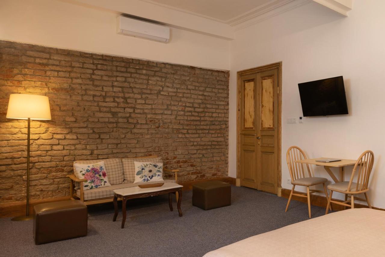 9 Pera Apartment