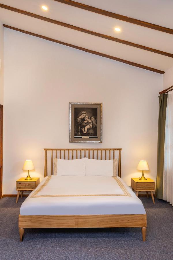 9 Pera Apartment