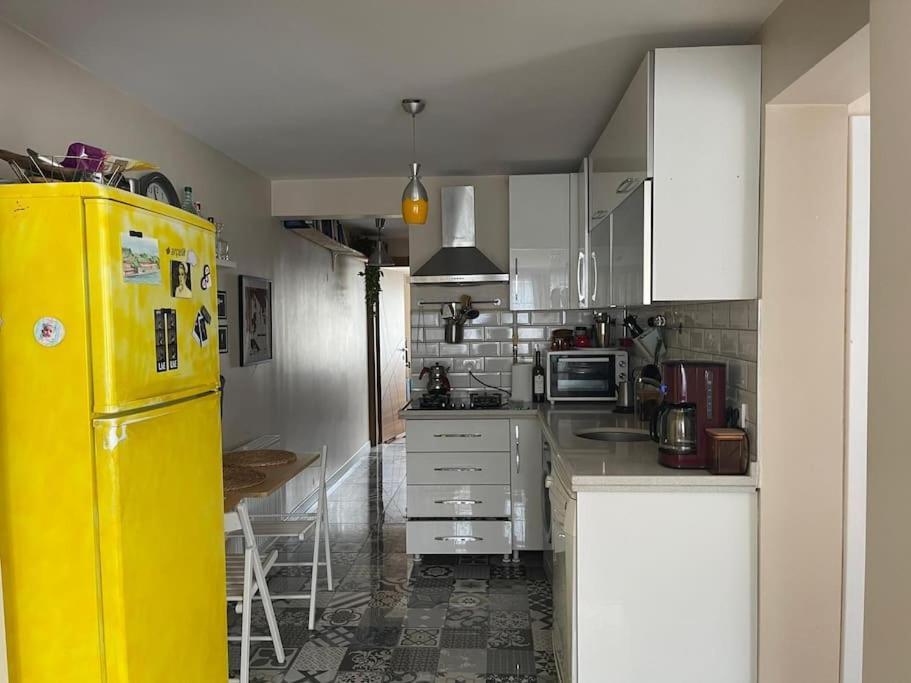Terrace Flat In The Kadikoy Center