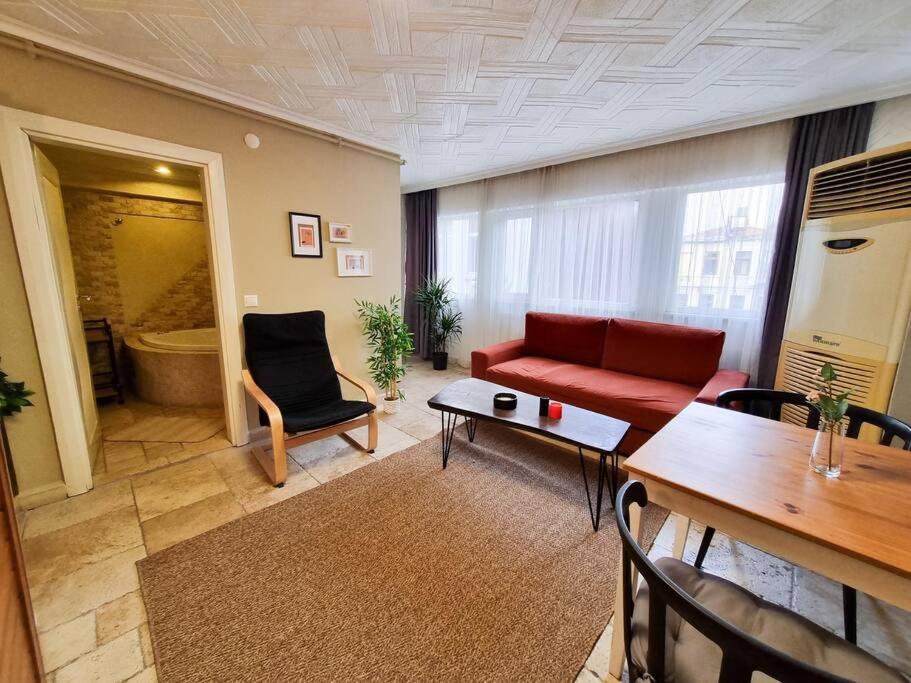 Delux Private Jacuzzi And Sauna Inside The Flat Apartment Istanbul