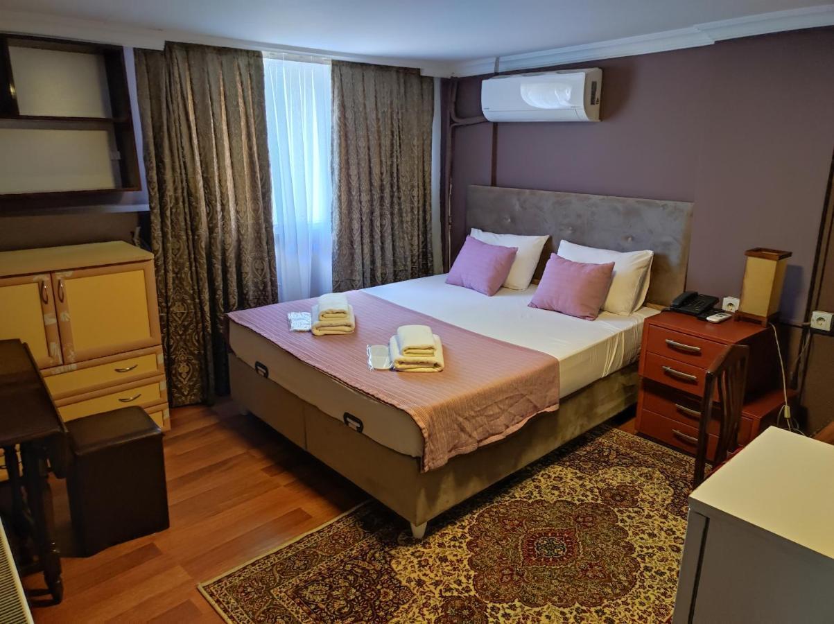 Grey House - Historical Peninsula 3*