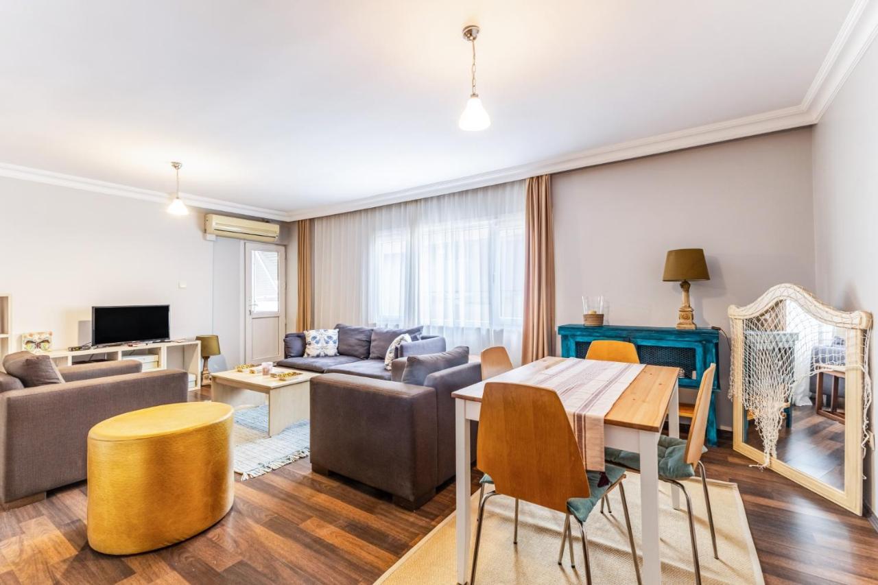 Chic Luminous Flat In Uskudar *