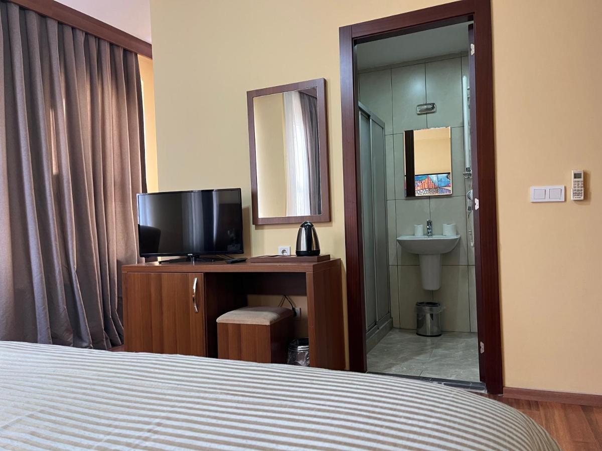 Cordis Apartment