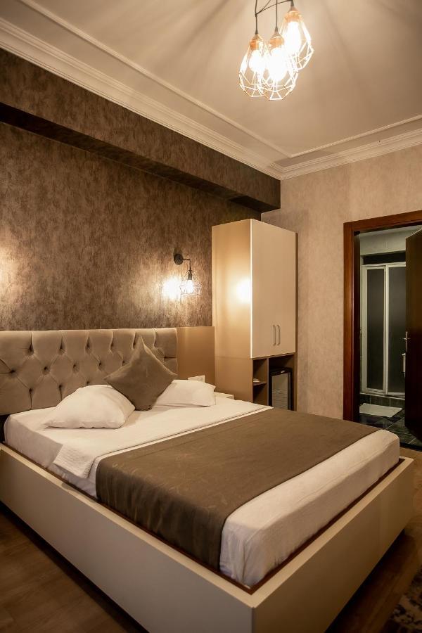 Pera Capitol 3*