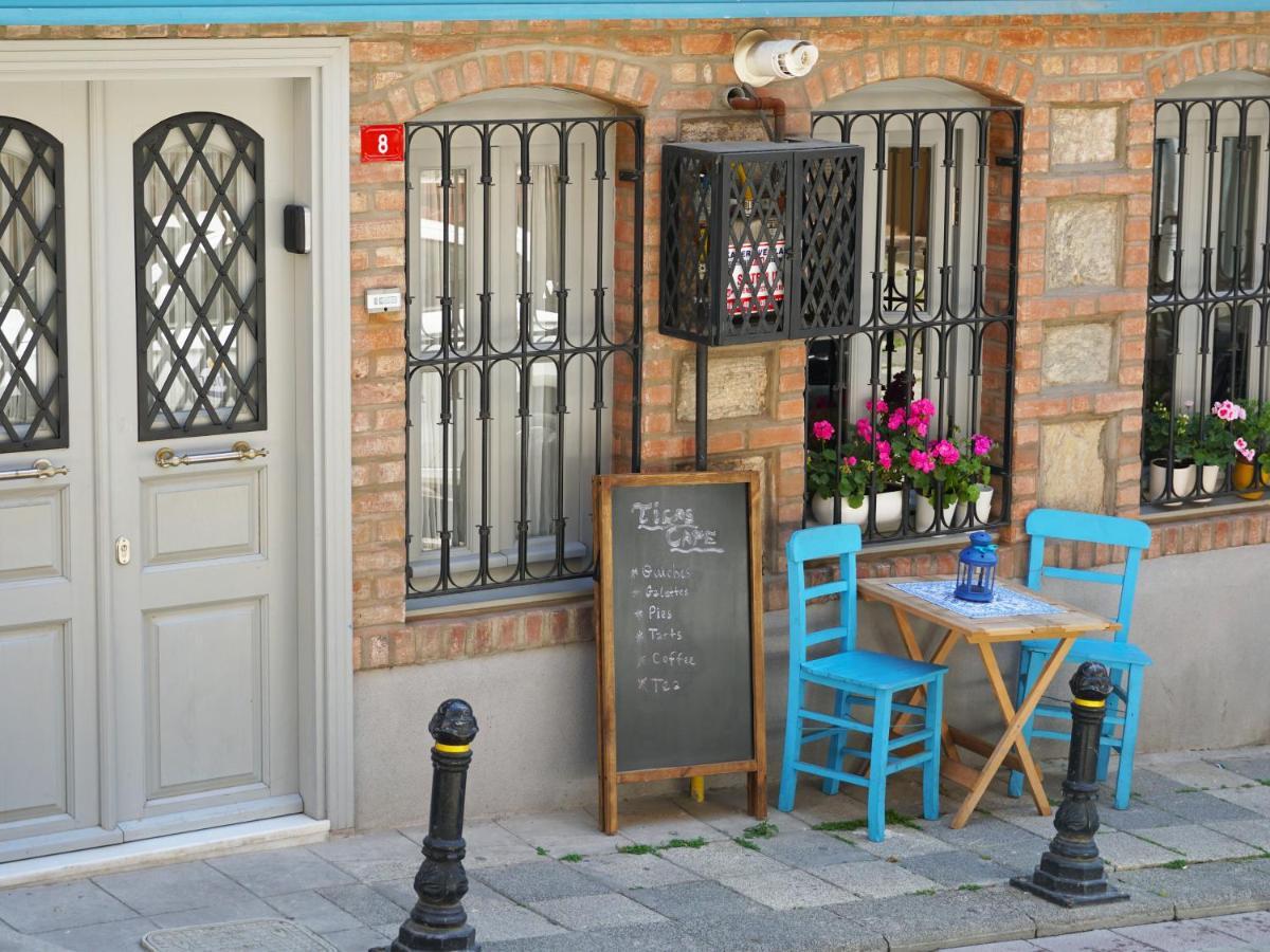 Hotel Tilas - In 19th Century Wooden Townhouse,kadikoy