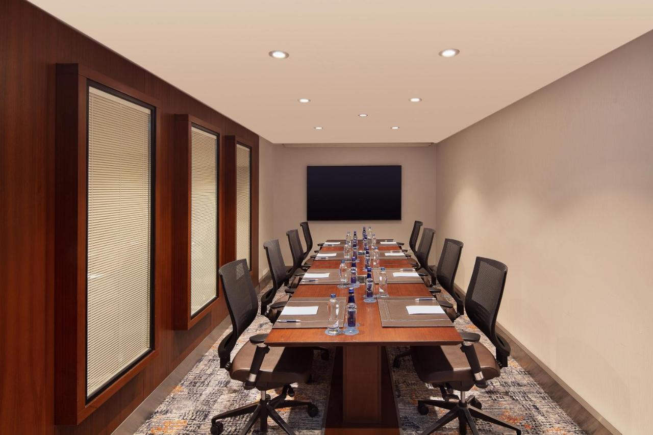 Sheraton Levent Otel 5*