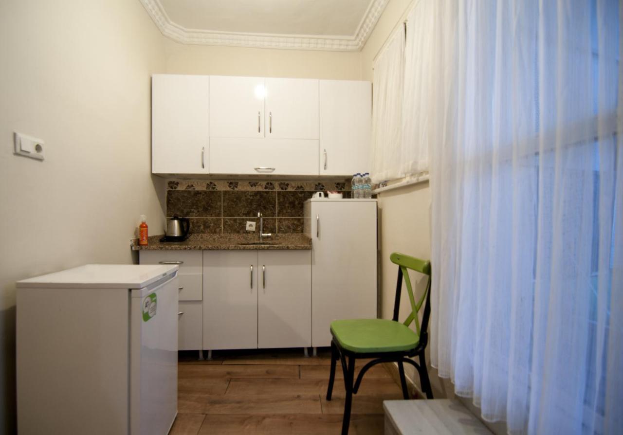 Paris Garden Bed & Breakfast 3*