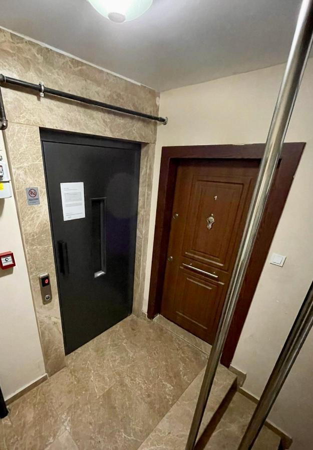 Trump Tower - Cevahir Shopping Center - Sisli Metro Iki Yatak Odali Klimali Tuem Daire Apartment Istanbul