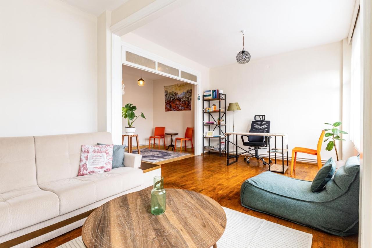 Furnished And Spacious Flat In Central Kadikoy Apartment