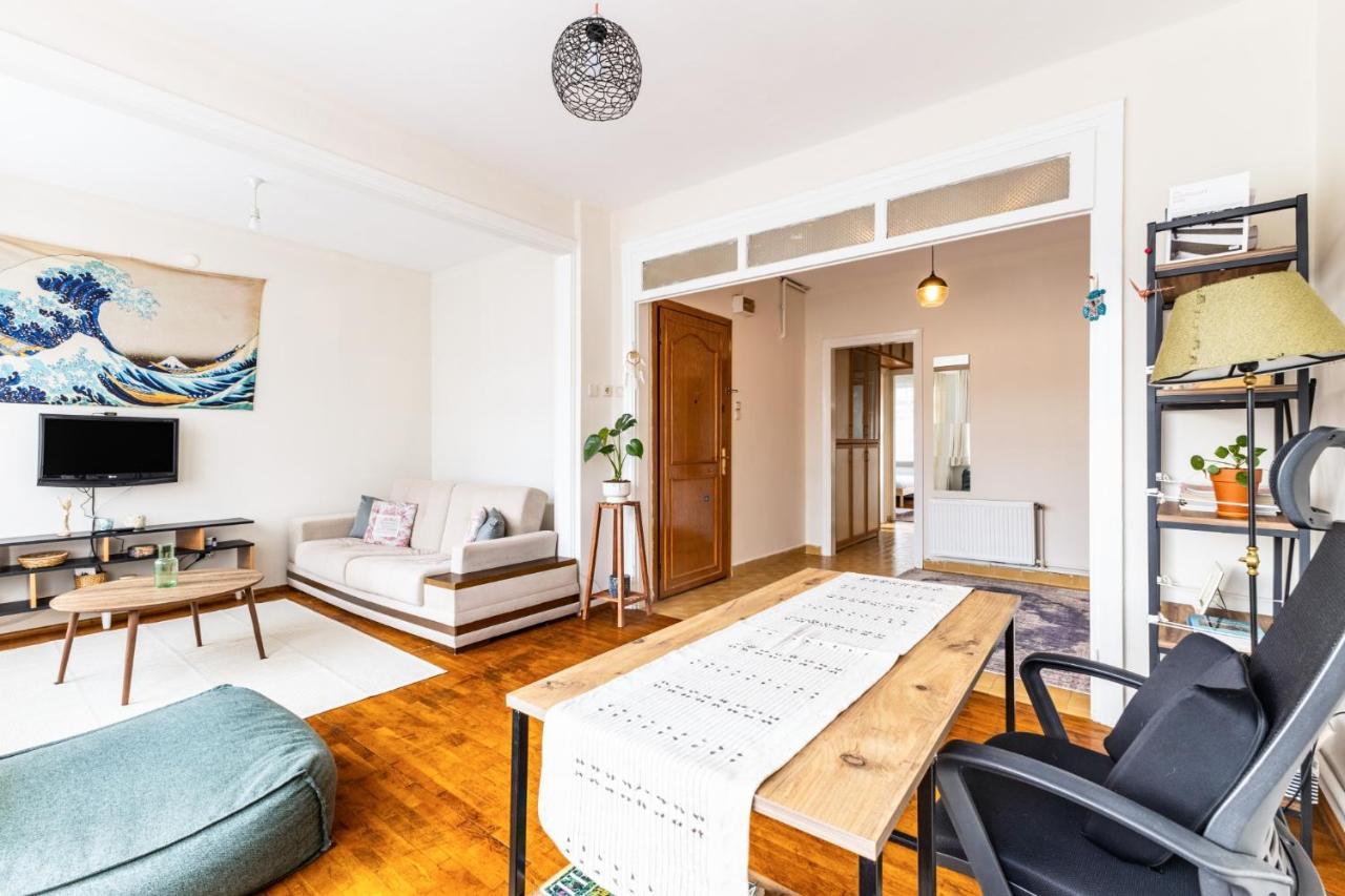 Furnished And Spacious Flat In Central Kadikoy Apartment *