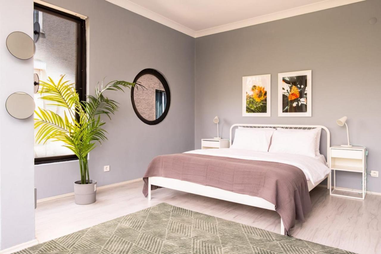 Apartment Captivating Flat On Bagdat Street