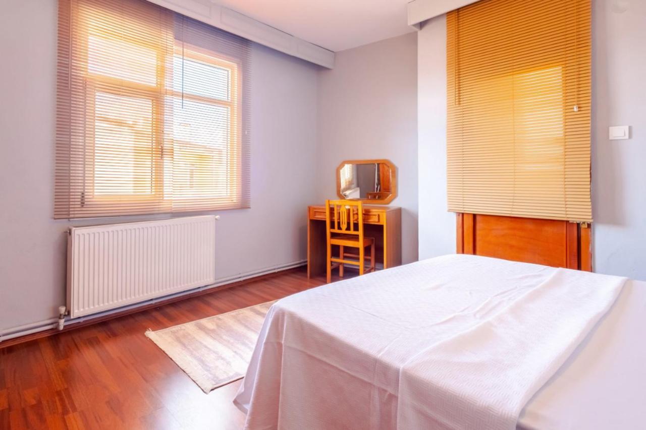 Incredible Flat W Halic View In Beyoglu