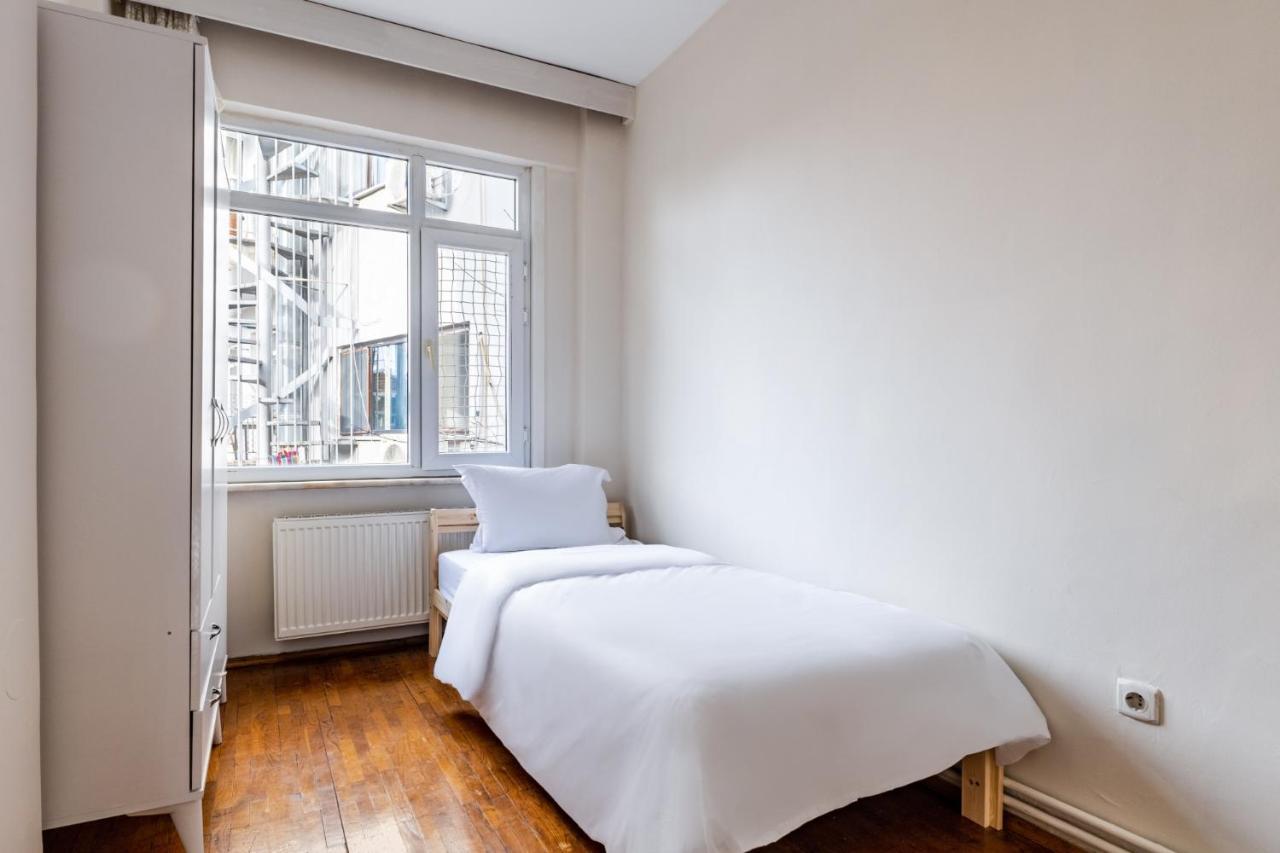 Apartment Furnished And Spacious Flat In Central Kadikoy Istanbul