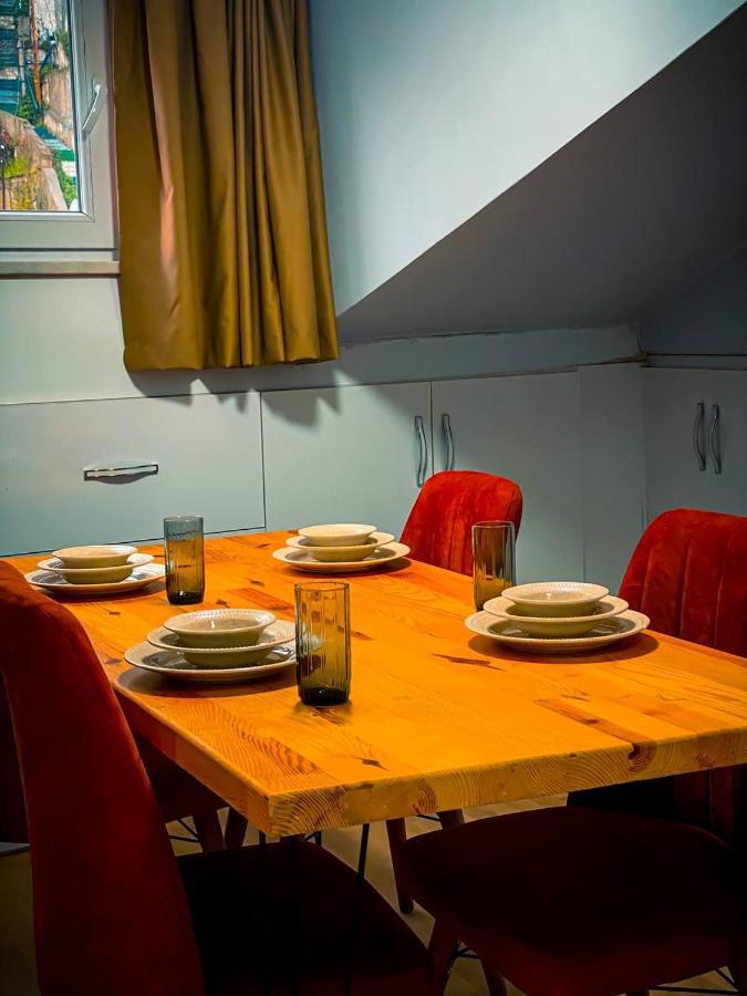 Eyuepsultan Abs Apartment